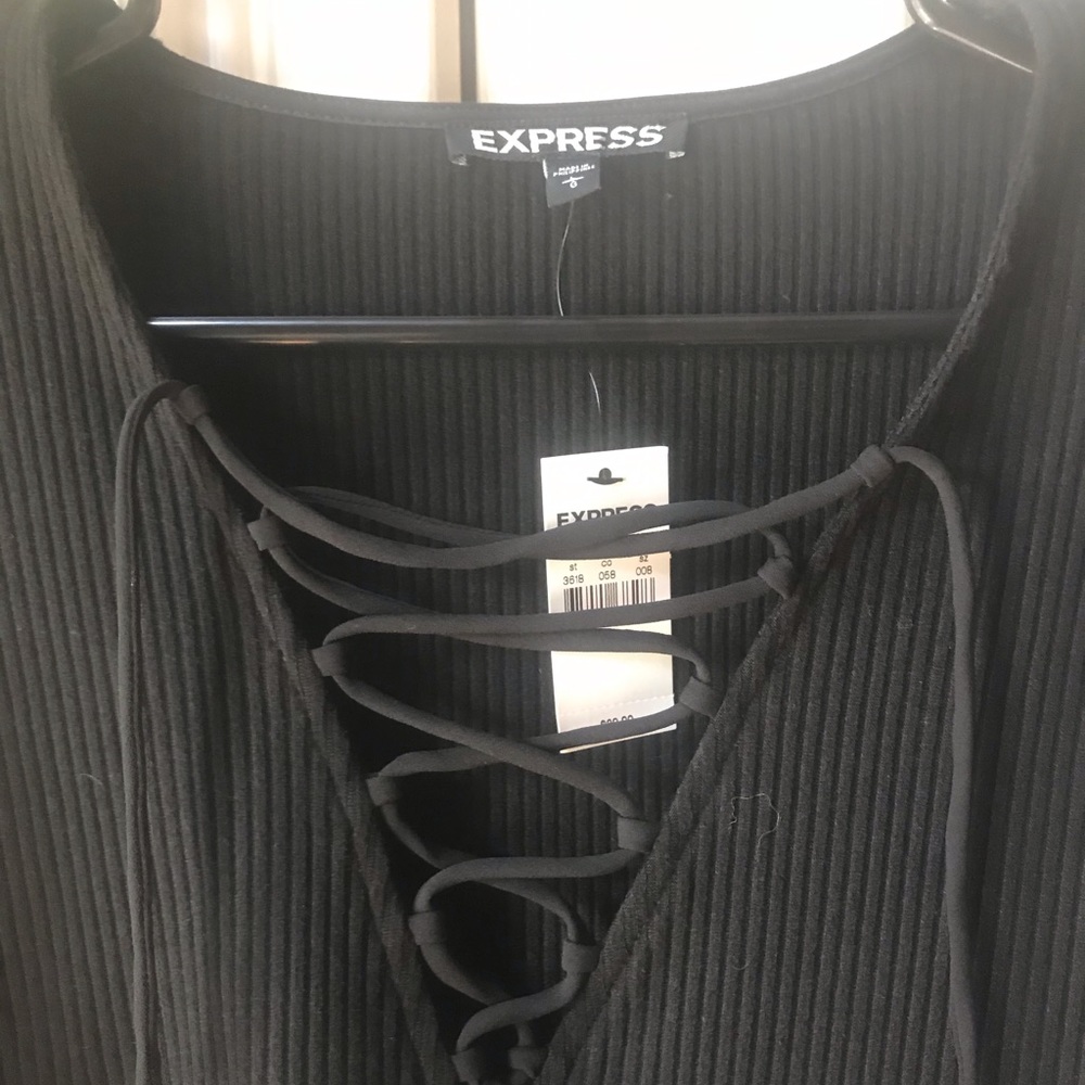 Express Women’s Long Sleeve Crop Top
